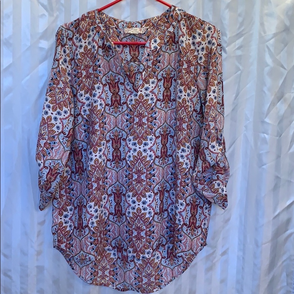 Pink Republic women’s size Large v neck top, nice